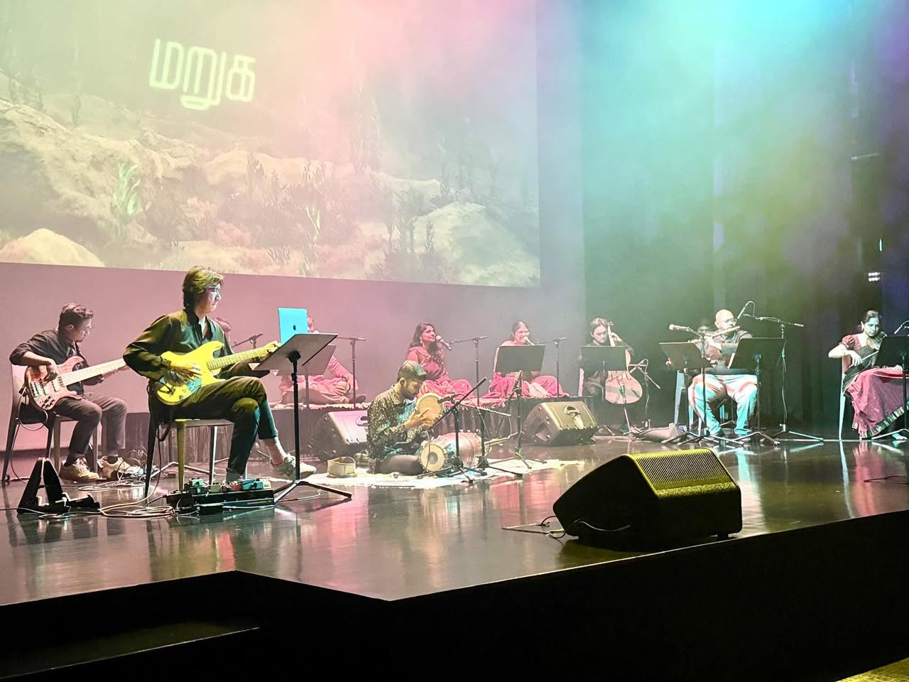 Striking visual projections complementing the Ainthinai show