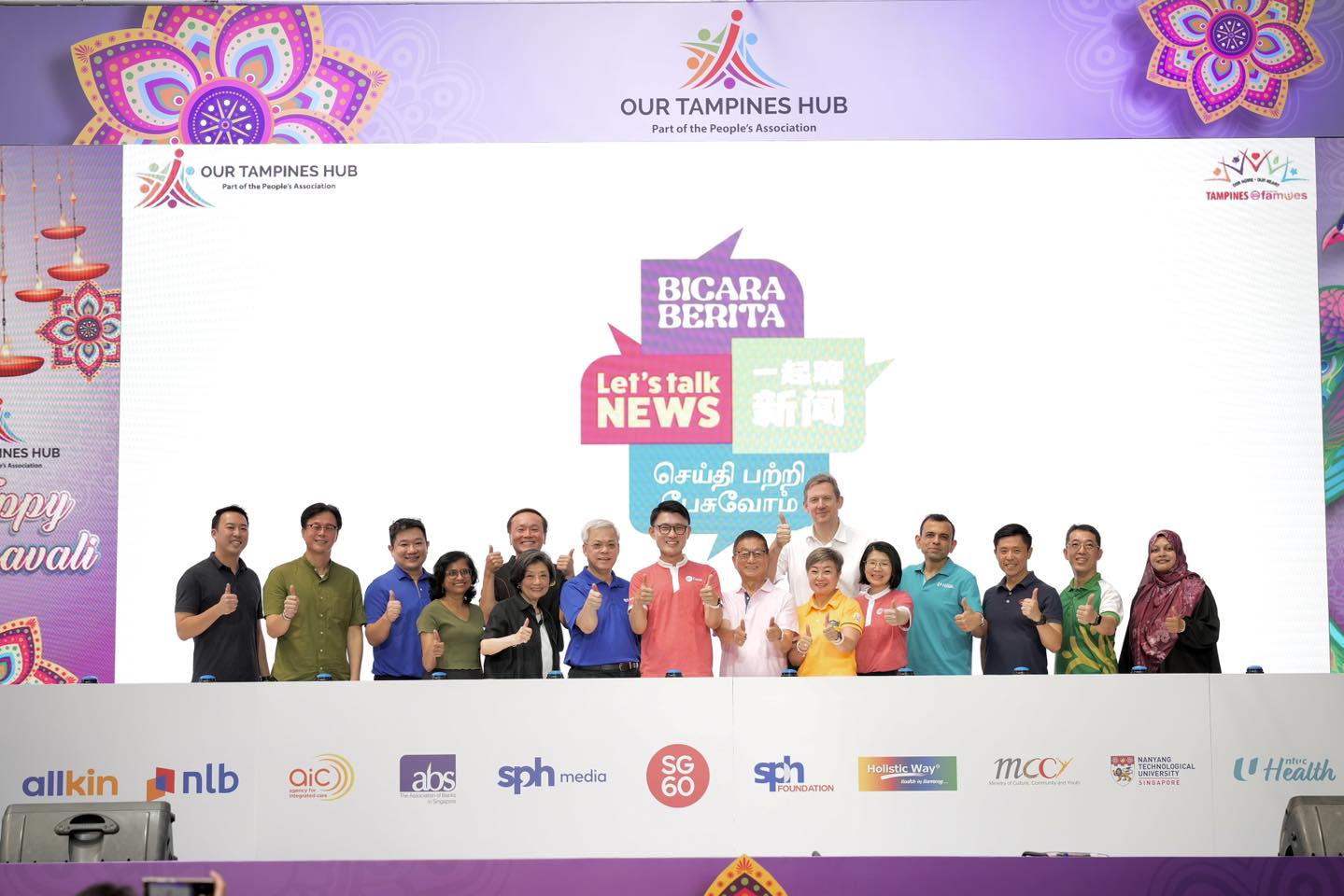 Participants receiving goodie bags