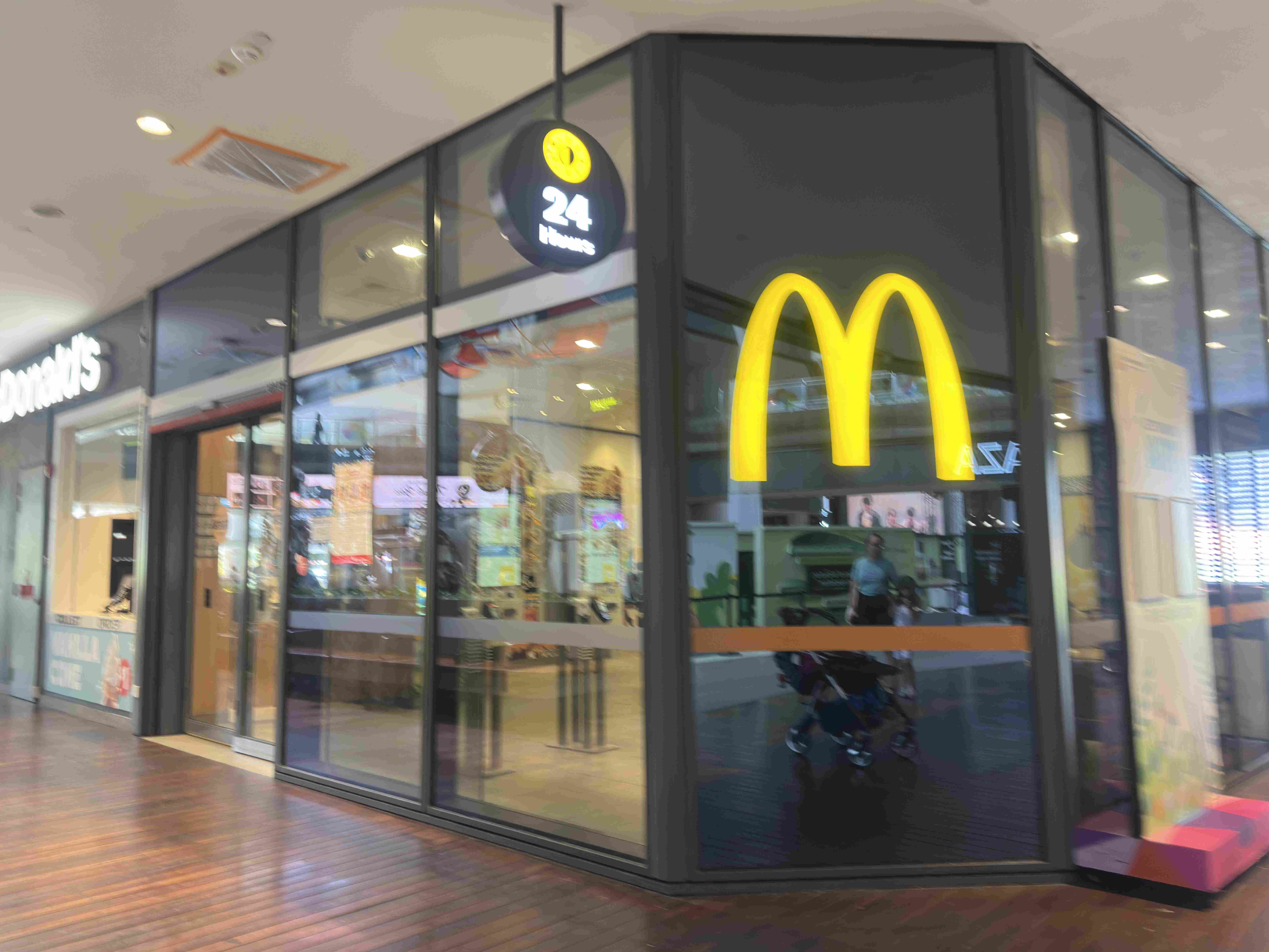 Manually captured image of McDonald's (size optimized)