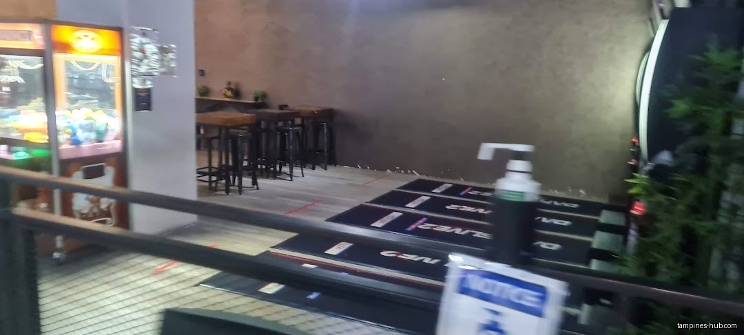 A claw machine and bowling lanes are visible inside Sonic Bowl.