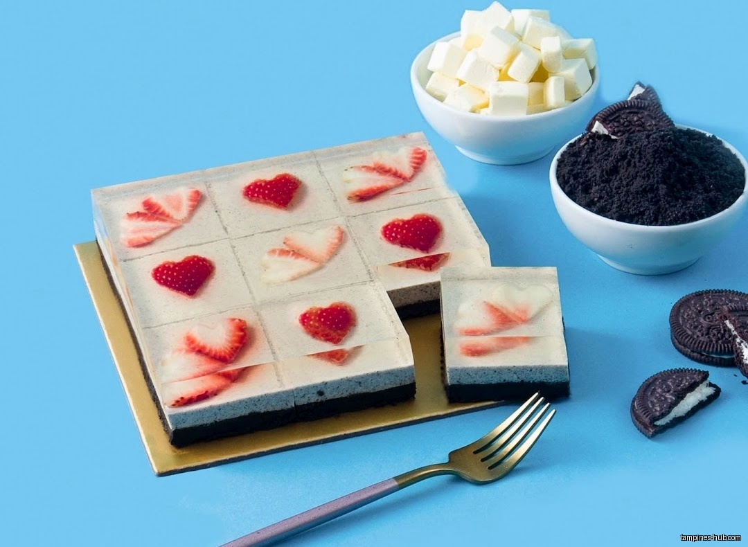 The image shows a jelly cake with strawberries and other dessert ingredients.